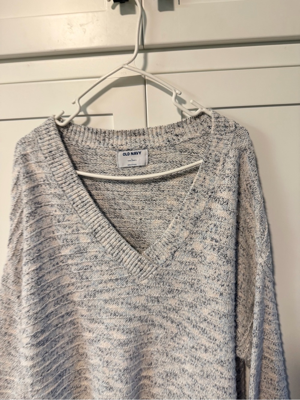 Old Navy Oversized  100% Cotton Cream and Blue Marled V-Neck Pullover Sweater - Picture 2 of 7